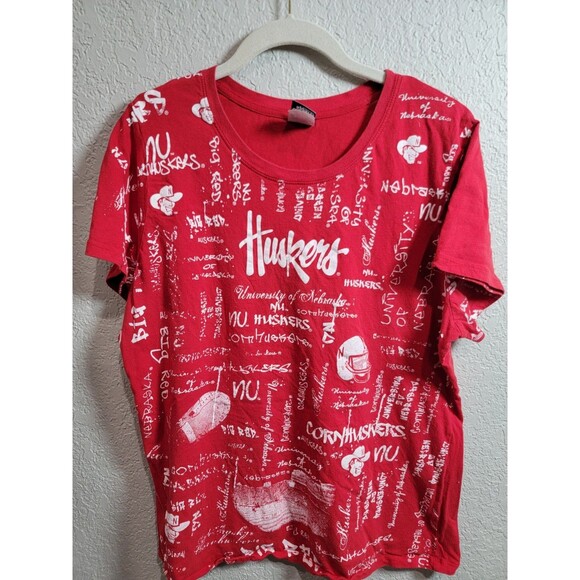Women's 2XL University of Nebraska Cornhuskers T-shirt with an all-over graphic - Picture 1 of 5
